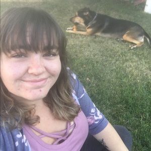 Meet your Posher, Cassandra